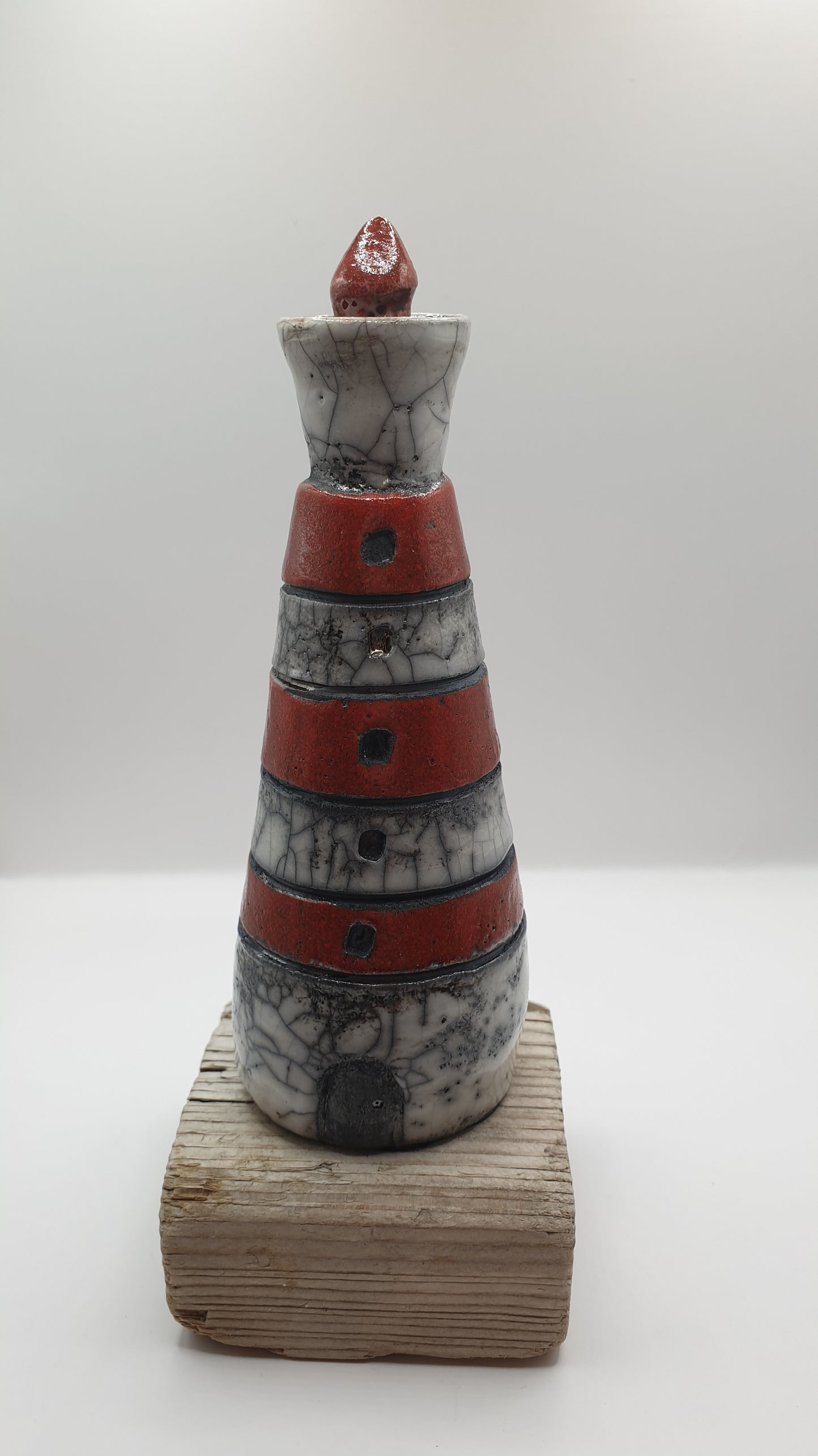 Phare sur bois flotté caré