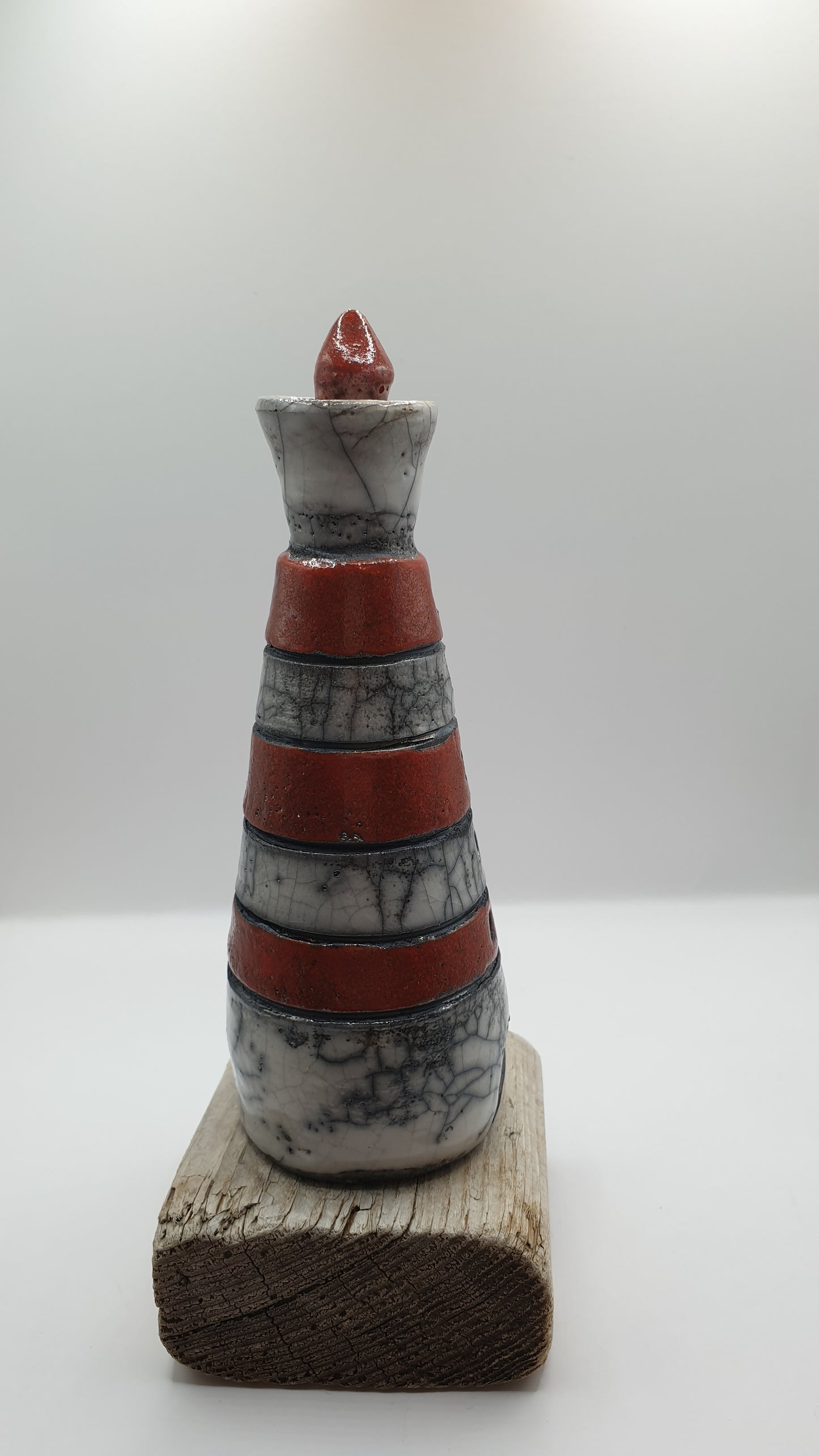 Phare sur bois flotté caré