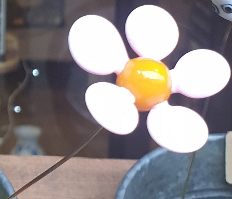 Pâquerette en verre filé à la flamme