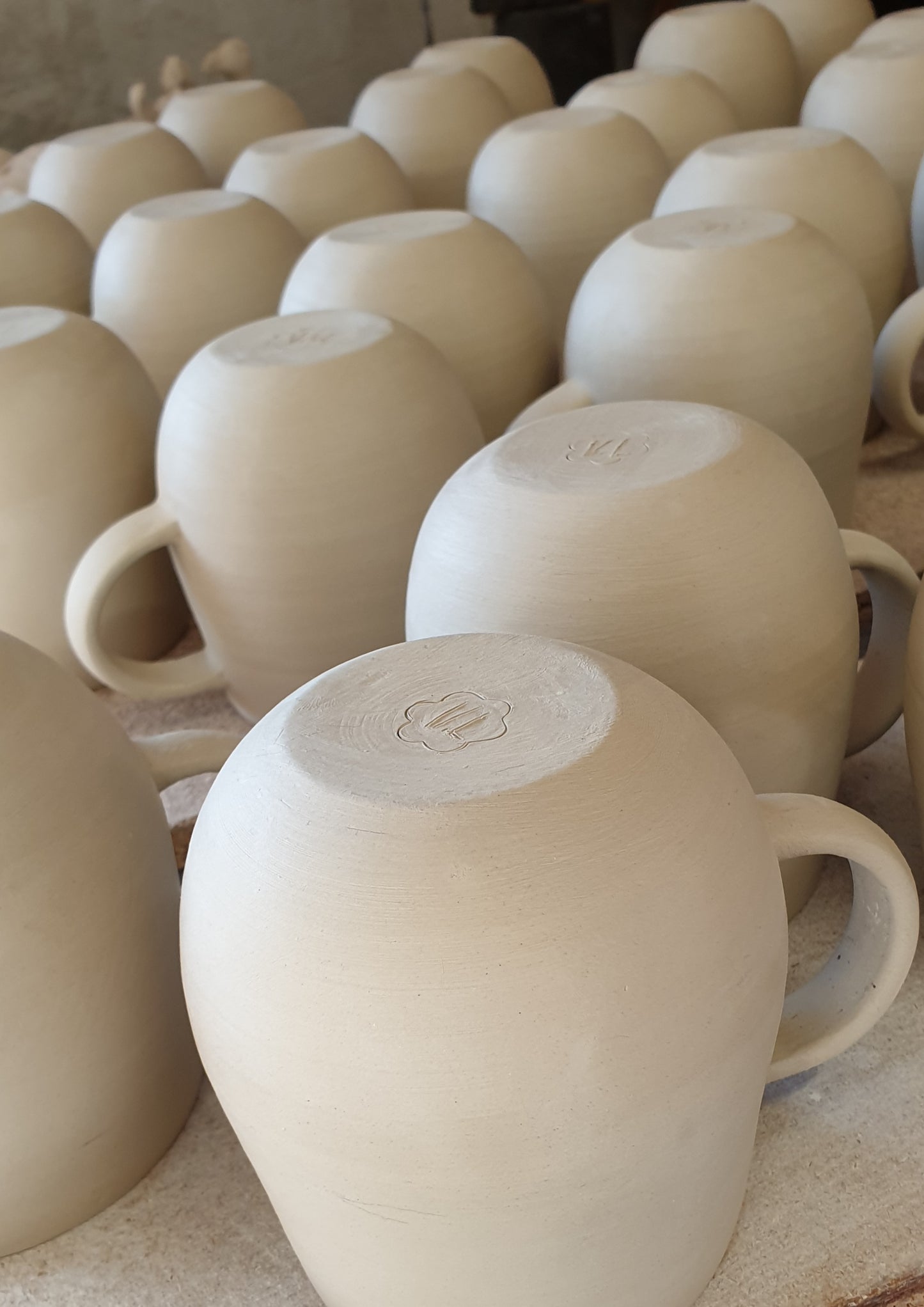 Tasse en grès - Collection Éclosion poudrée