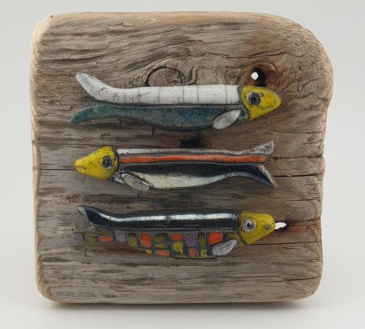 Sardines / Tableau raku sur bois flotté