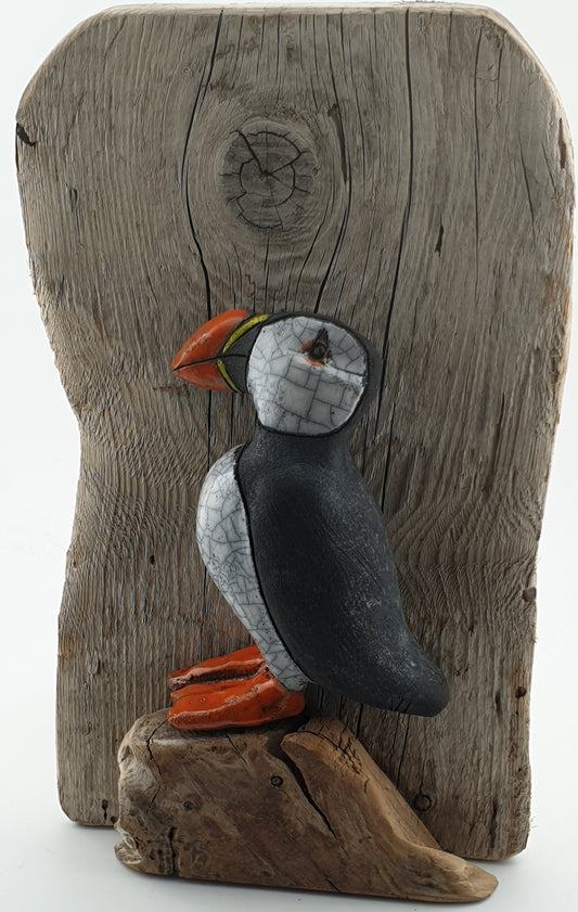 Macareux moine / Tableau raku sur bois flotté