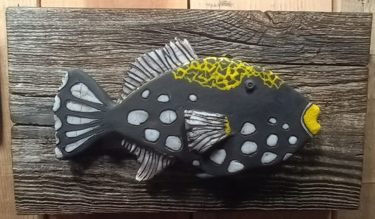 Poisson reflet tropicaux / Tableau raku sur bois brûlé